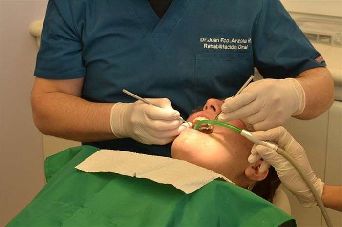 Où faire des implants dentaires ?