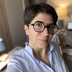 NAILS BY SANDRA, un styliste ongulaire à Laval