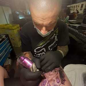 Local K-4, un artiste du tatouage à Perpignan