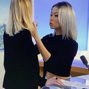 Aline L Makeup artist, un maquilleur à Bron