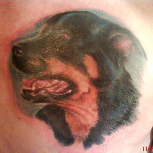 Jerry, un tatoueur à Vaulx-en-Velin