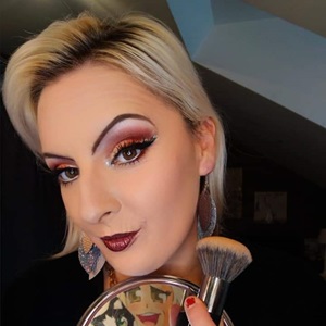 Laura, un propriétaire d'institut de beauté à Caen