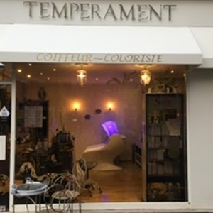 Emmanuelle , un expert en coiffure à Châteauroux